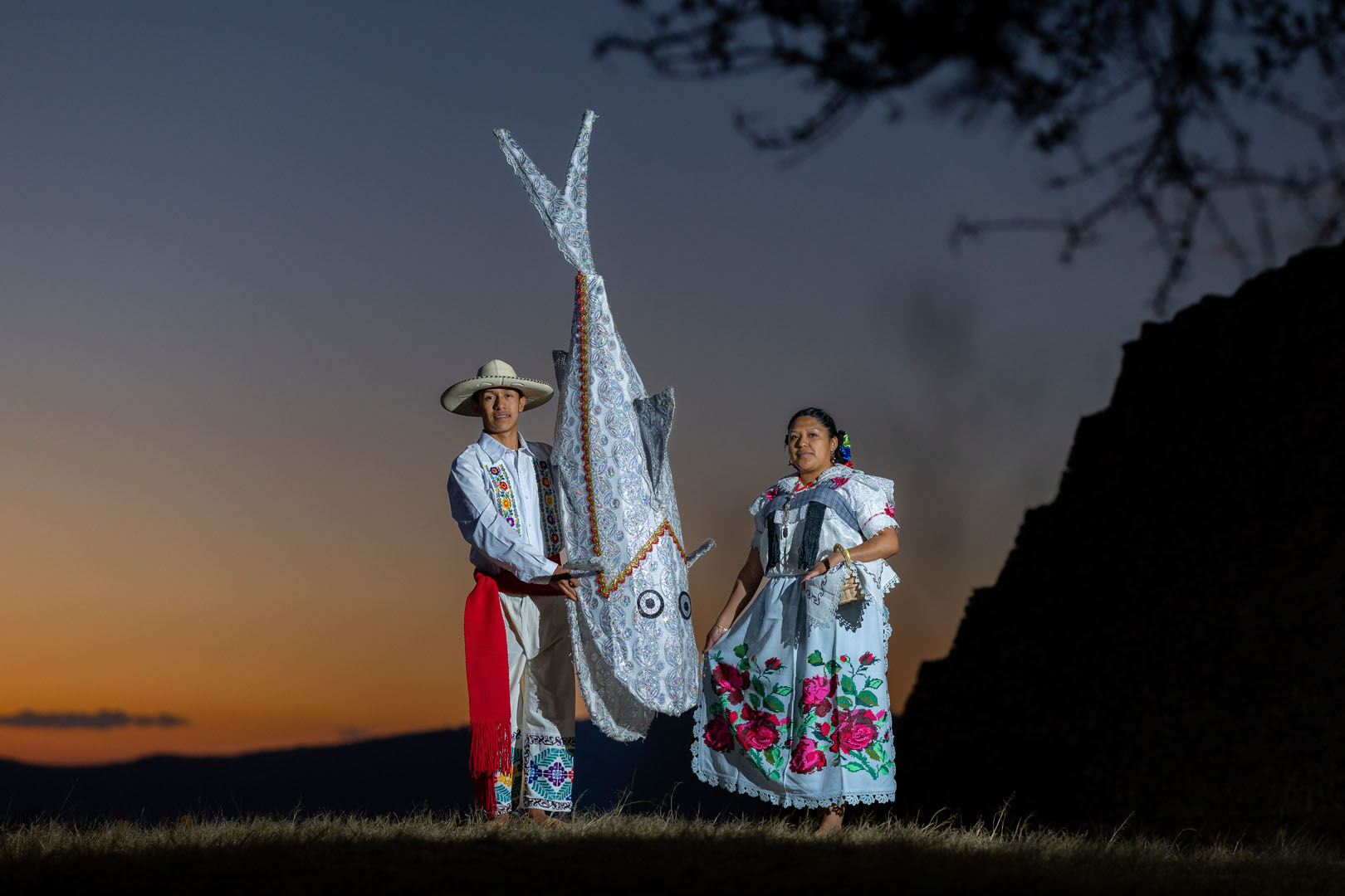 Danza Del Pescado Blanco Y Danza De Las Mariposas - Michoacán, El Alma De México | Visit Michoacan - imagen 1
