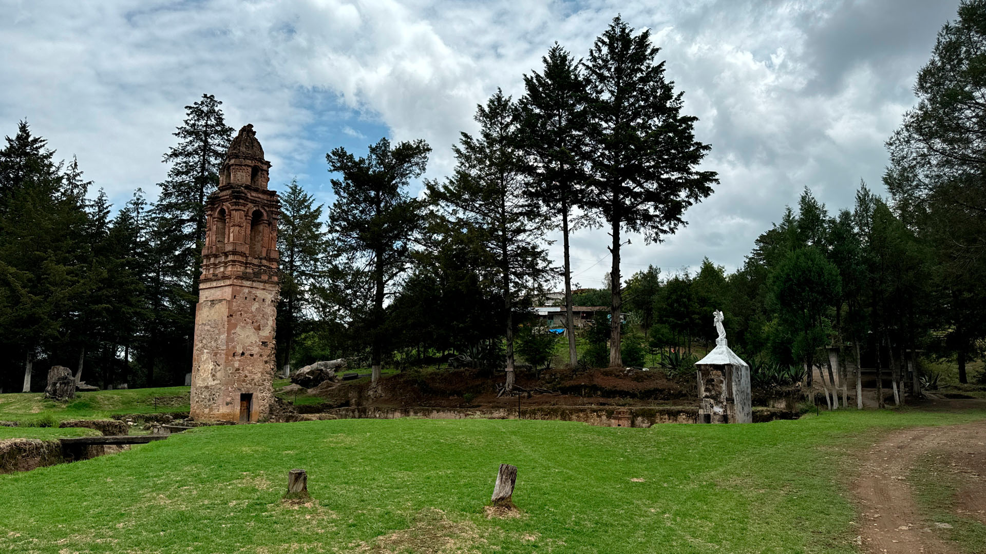 Iglesia semihundida del Carmen – Tlalpujahua