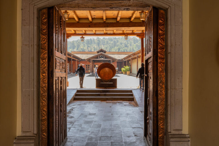 Arte y Tradición en Santa Clara del Cobre 1