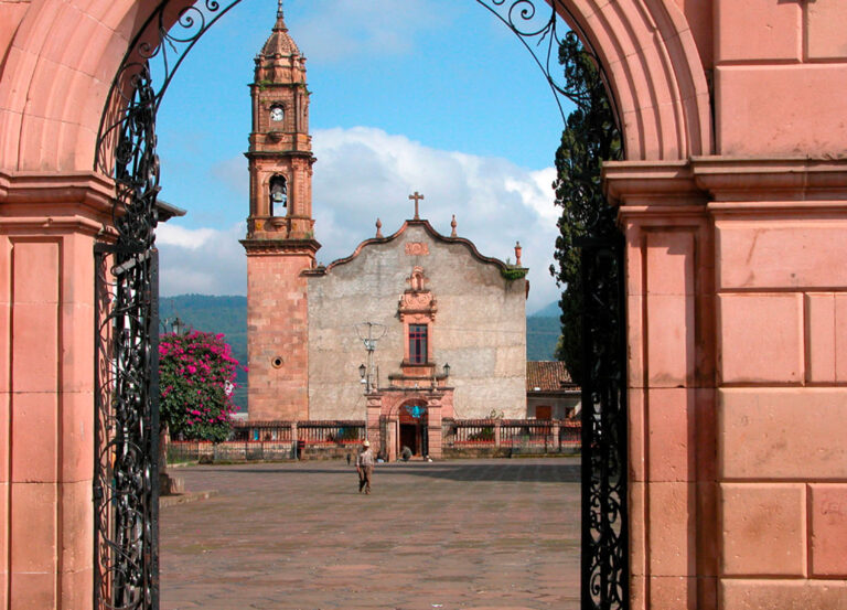 Arte y Tradición en Santa Clara del Cobre 3